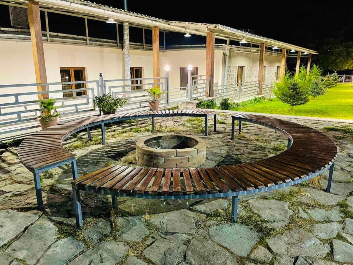 Lara Hotel Goris Eksteriør bilde