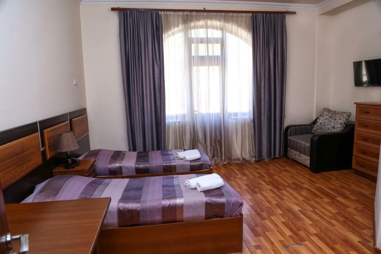 Lara Hotel Goris Eksteriør bilde