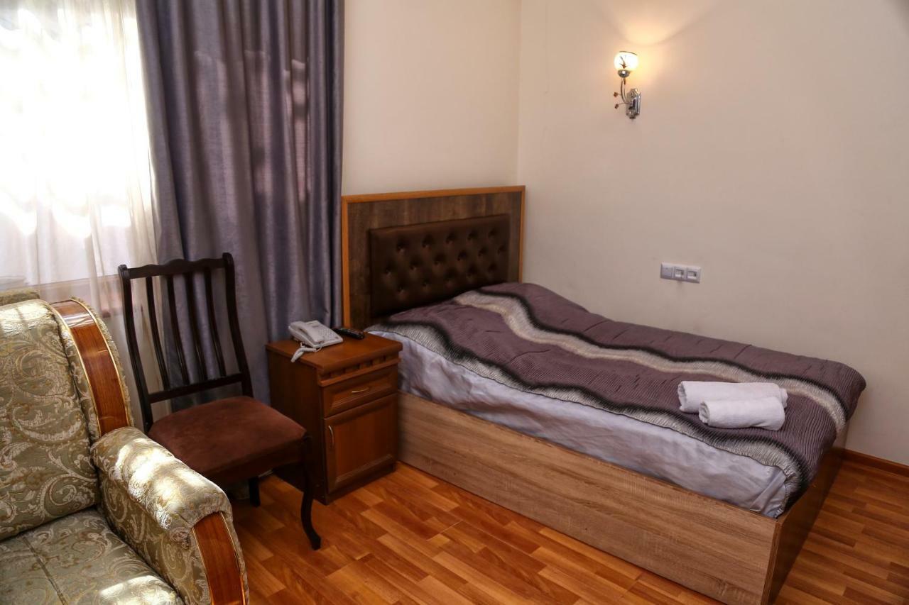 Lara Hotel Goris Eksteriør bilde