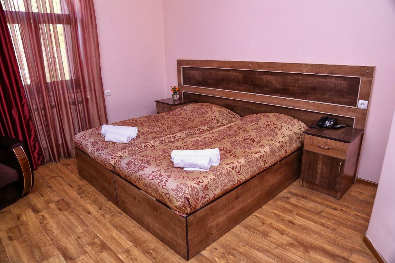 Lara Hotel Goris Eksteriør bilde